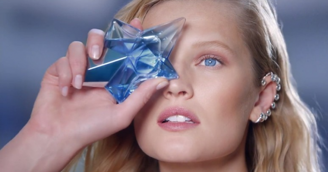 Вышла рекламная кампания Angel Mugler с участием Тони Гаррн